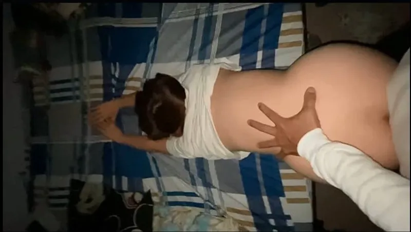 Lên giường với cô bạn gái dâm đãng và cái kết