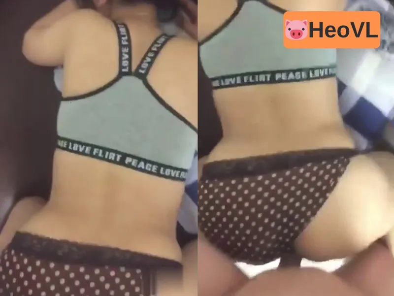 Nấc ghệ mông bự trên sofa