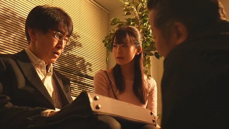 Gã chồng vay nợ anh em xã hội, vợ phải bán thân để trả nợ