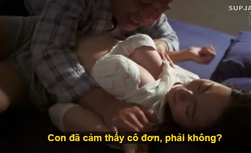 Nhìn con trai mải miết lao đầu vào việc khiến vợ nó cô quạnh, ông bố chồng liều lĩnh đè ra quan hệ với con dâu.